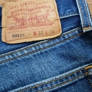 ◆Levi's501　2000年製　アメリカ製　縦落ち　ひげ　32インチ